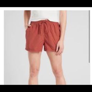 Size 6 Athleta Expedition Shorts